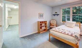8 Maddy Ln, Acton, MA 01720