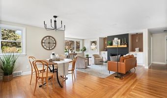 81 Redwood Dr, Cranston, RI 02920