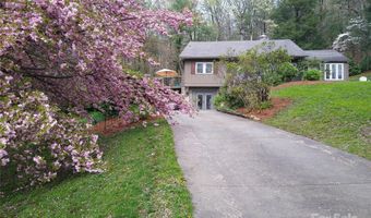 242 Birch Ln, Arden, NC 28704