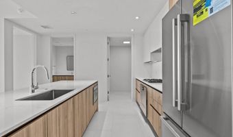 1020 SUNSET POINT Rd 611, Clearwater, FL 33755