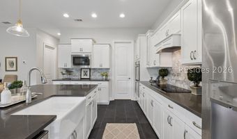 395 Castaway Dr, Bluffton, SC 29910