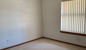 15370 Tacony Rd, Apple Valley, CA 92307