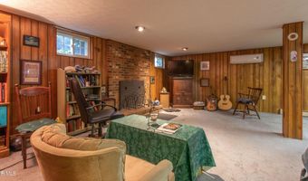 19494 Oakwood Dr, Abingdon, VA 24211