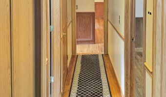 6 Westchester Dr, Albany, NY 12205