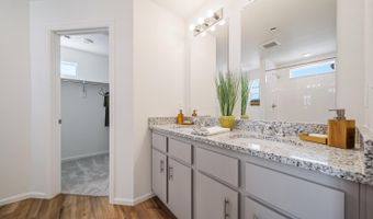 46545 Sunflower Ln, Bennett, CO 80102