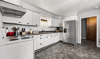 410 6th Ave, Amana, IA 52203