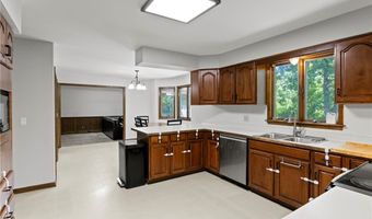 81 Plumwood Ct, Amherst, NY 14051