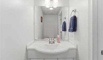 167 Central St, Lincoln, RI 02838