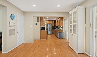 9220 BURNETTA Dr, Annandale, VA 22003