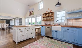 953 Fort Getty Rd, Jamestown, RI 02835