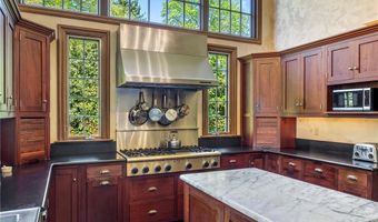 14 Leroy Ave, Newport, RI 02840