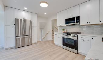 3023 N Windsor Dr, Arlington Heights, IL 60004