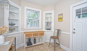 5 Kakely St, Albany, NY 12208