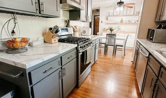 510 N Vine St, Agency, IA 52530