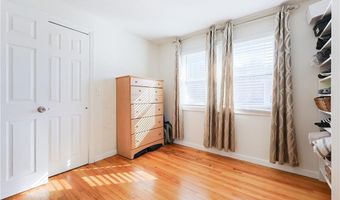 31 Salina Ave, Johnston, RI 02919