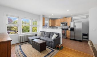 1 Red Cross Ave 9, Newport, RI 02840