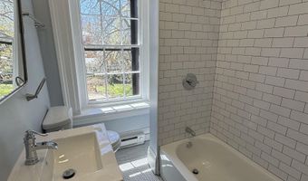 134 Middle St A, Portsmouth, NH 03801