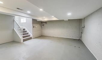 8617 LYNBROOK Dr, Bethesda, MD 20814