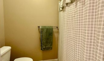 1798 Tiger Ridge Dr, Albert Lea, MN 56007