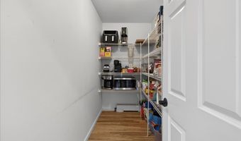 22 Emerald Ln, Bethany, CT 06524