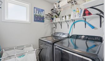 725 17th St SE, Altoona, IA 50009