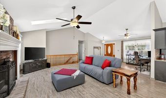 1414 Carriage Bridge Trl, Ballwin, MO 63021