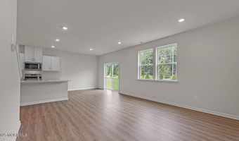 12 Dahlia Ct, Bayville, NJ 08721