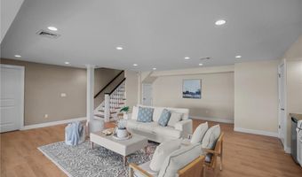 99 Boyce Ave, Barrington, RI 02806