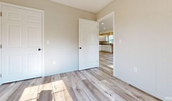 707 S Durbin St, Bicknell, IN 47512