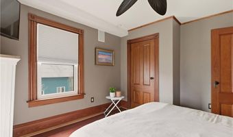 23 Clinton St, Newport, RI 02840