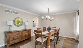 35 Ridgeview Circle Ct, Ballwin, MO 63021