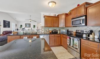 627 Smokehouse Ln, Albemarle, NC 28001