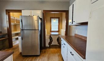901 N 1ST St, Aberdeen, SD 57401