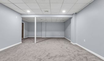 5 Buxton Ct, Barnegat, NJ 08005