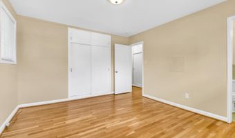 10228 FARNHAM Dr, Bethesda, MD 20814