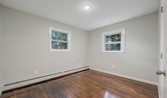 9 Holt St, Amityville, NY 11701