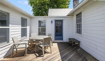 10 Casey Ct, Newport, RI 02840