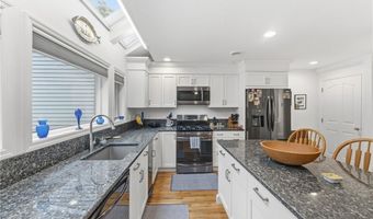 73 Oceanwoods Dr, North Kingstown, RI 02852