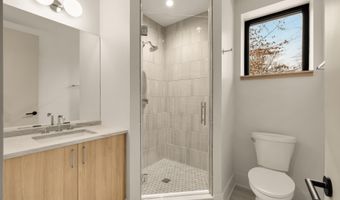 6916 CARMICHAEL Ave, Bethesda, MD 20817