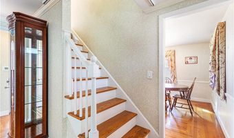 124 Longview Dr, Cranston, RI 02920