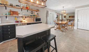 926 8th Ave NW, Altoona, IA 50009