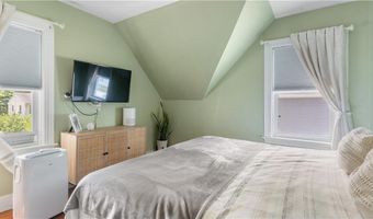 280 Woodbine St, Cranston, RI 02910