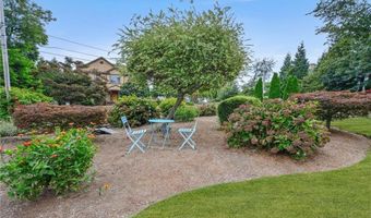 35 Anna Olivo Ct, Narragansett, RI 02882