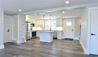 6 Maple Lake Farm Road Rd E, Charlestown, RI 02813