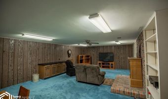 1302 E Linden St, Algona, IA 50511