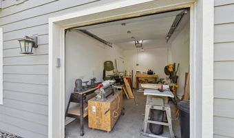 1101 Timber Valley Dr, Polk City, IA 50226