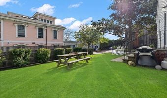6 Cliff Ter, Newport, RI 02840