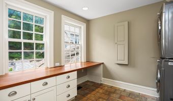 175 Cat Rock Rd, Cos Cob, CT 06807