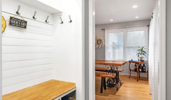 11 Pequot Ln, Hopkinton, RI 02804
