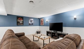1718 SCHAEFER Cir, Appleton, WI 54915
